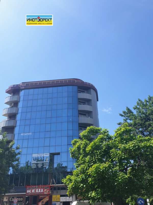 Продава офис, гр. пазарджик, идеален център