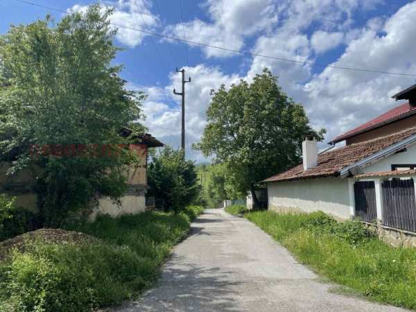 Продава къща, с. голяма желязна, област ловеч