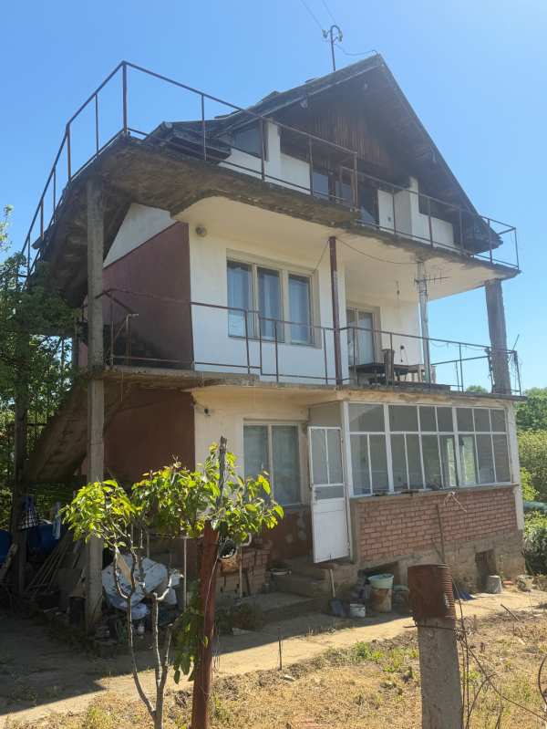 Продава вила, гр. враца, студентски град