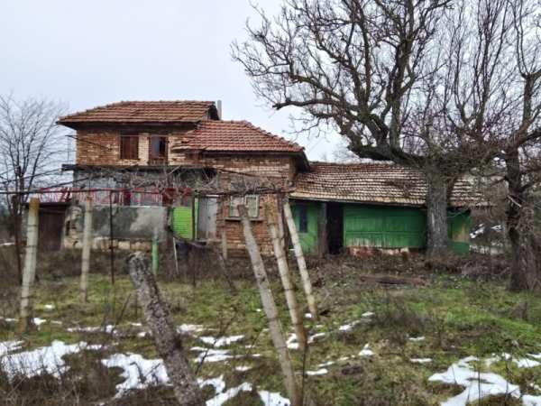 Продава вила, гр. разград, васил левски