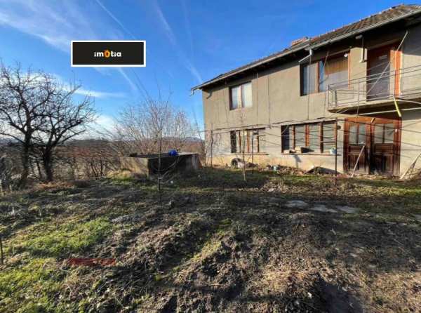 Продава къща, с. орешак, област ловеч
