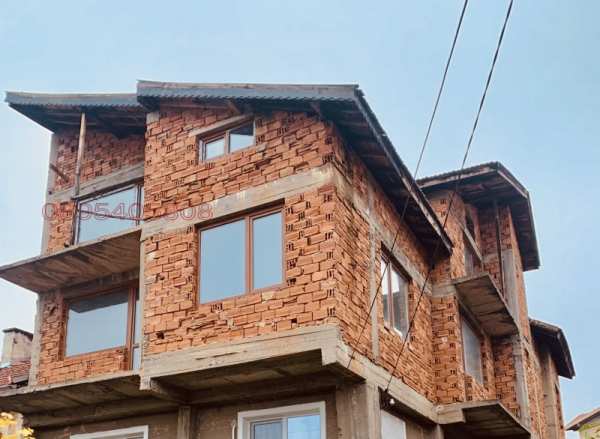 Продава етаж от къща, гр. берковица, област монтана