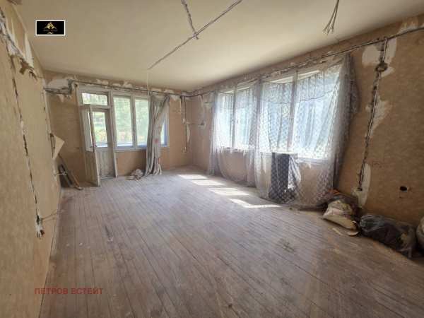 Продава етаж от къща, гр. велинград, област пазарджик