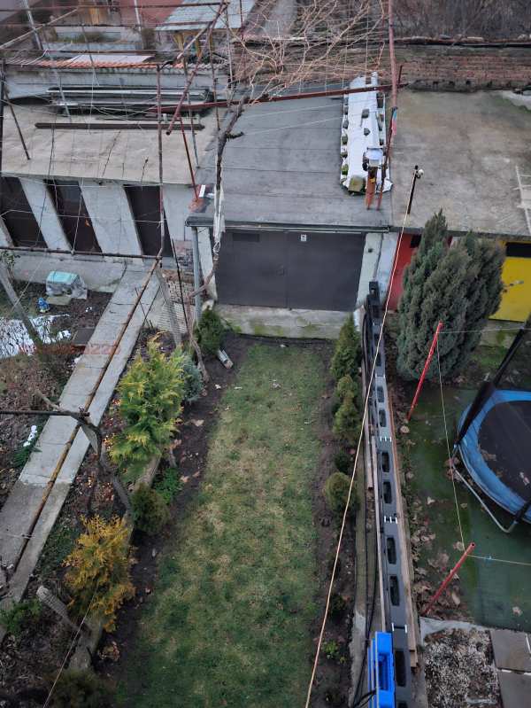 Продава етаж от къща, гр. пазарджик, младост