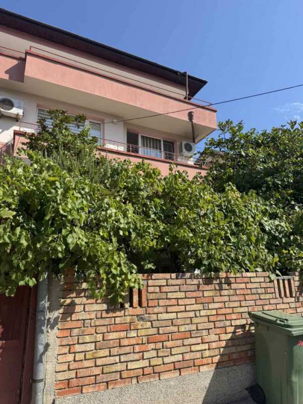 Продава етаж от къща, с. равда, област бургас