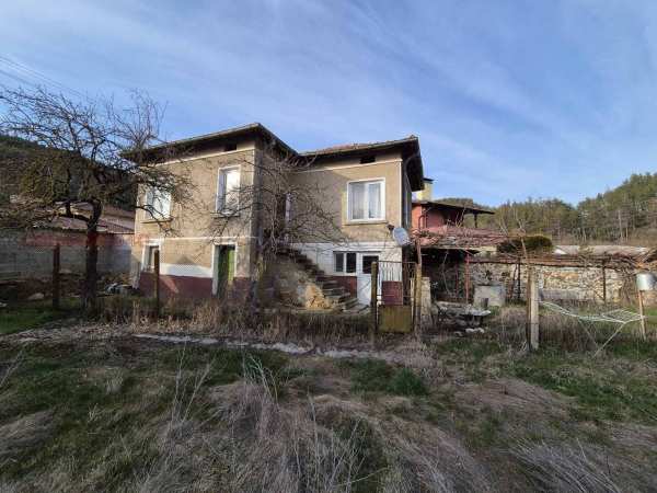 Продава парцел, с. осоица, област софия област