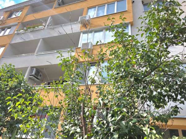 Продава  2-стаен град Кюстендил, Запад
      80 кв.м