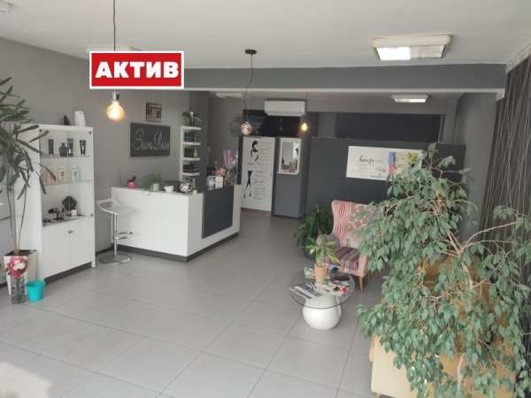 Продава  магазин град Търговище, Център
      74 кв.м