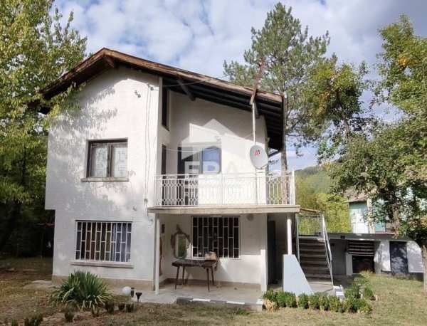 Продава къща, с. владо тричков, област софия област