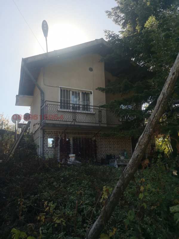 Продава къща, гр. лом, област монтана