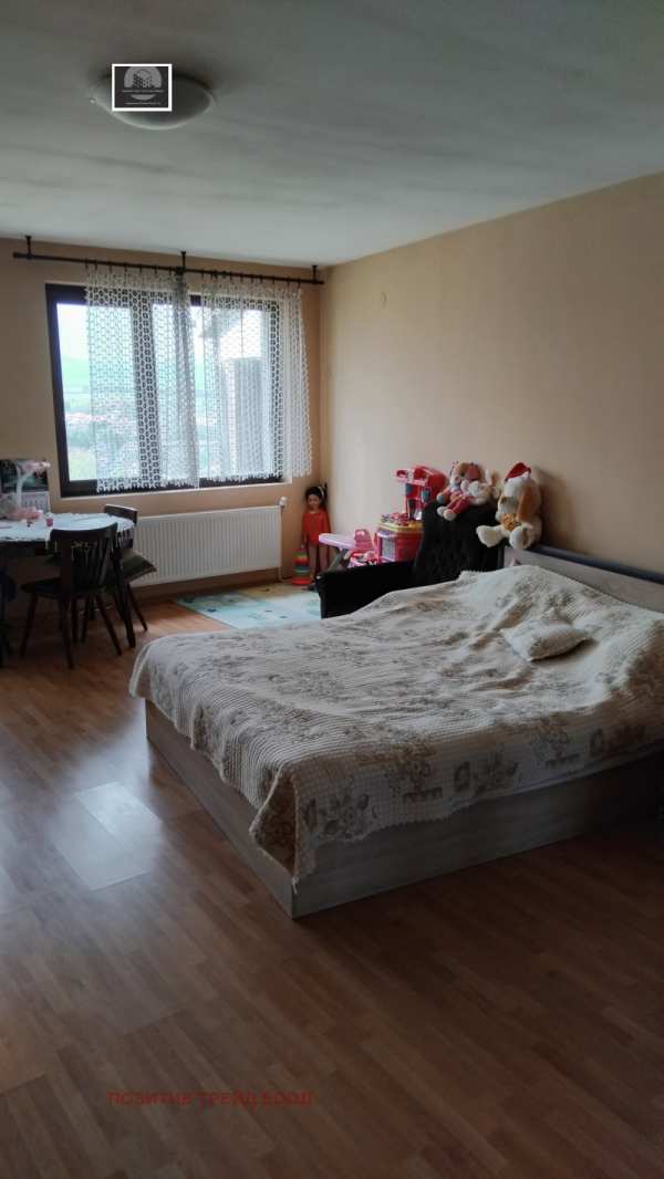 Продава 4-стаен, гр. кюстендил, център