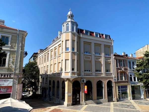 Продава 4-стаен, гр. шумен, център