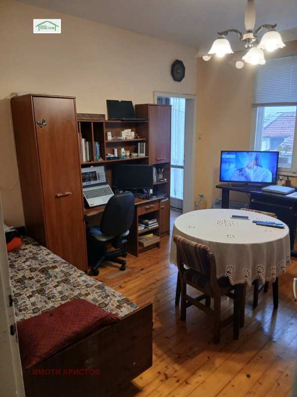 Продава 4-стаен, гр. шумен, пазара