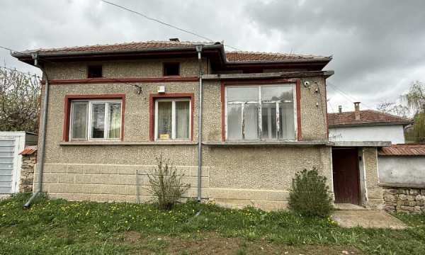 Продава къща, с. добромирка, област габрово