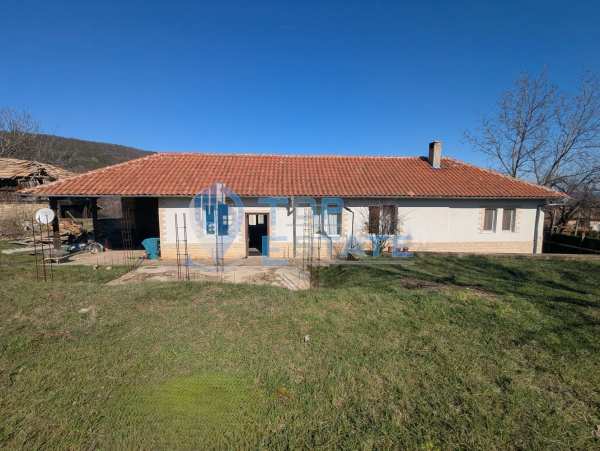 Продава къща, с. пчелище, област велико търново