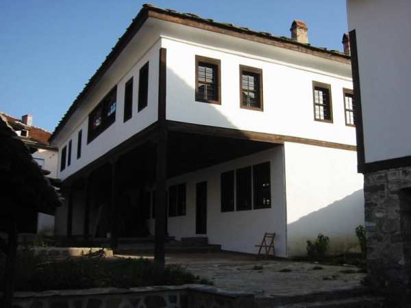 Продава  къща гр. Батак, област Пазарджик
      468 кв.м