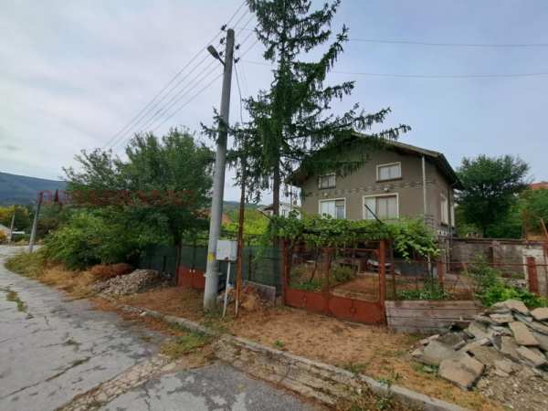 Продава вила, с. мухово, област софия област