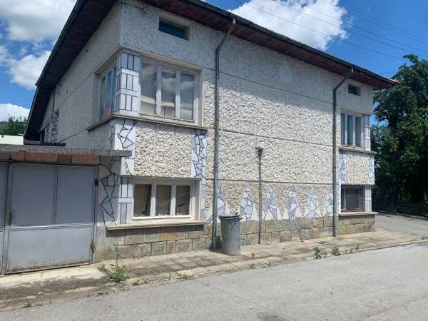Продава къща, с. гумощник, област ловеч