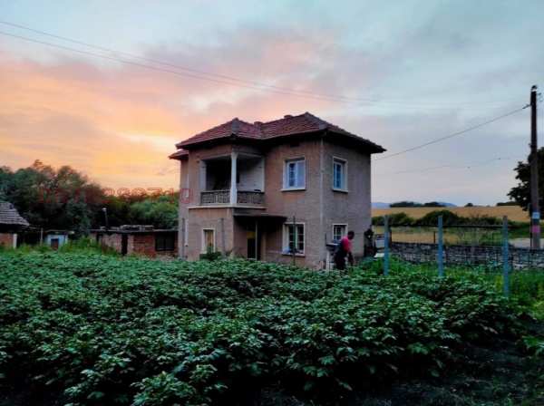 Продава къща, с. царевец, област враца