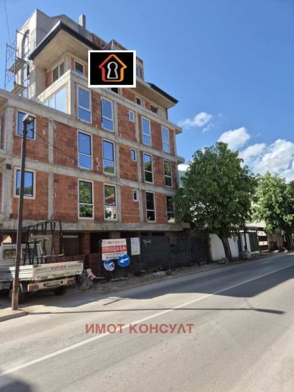 Продава  офис град Враца, Център
      32 кв.м