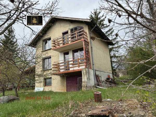 Продава  къща с. Градец, област София
      110 кв.м