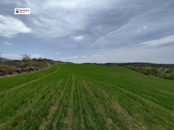 Продава парцел, с. кладница, област перник