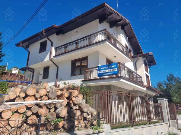 Продава къща, с. стойките, област смолян