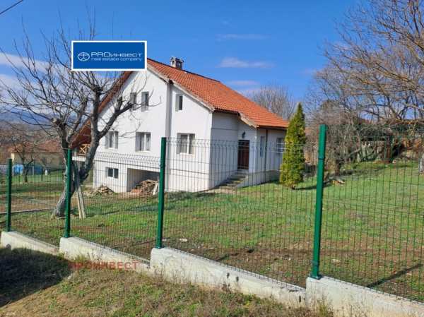 Продава къща, гр. правец, област софия област