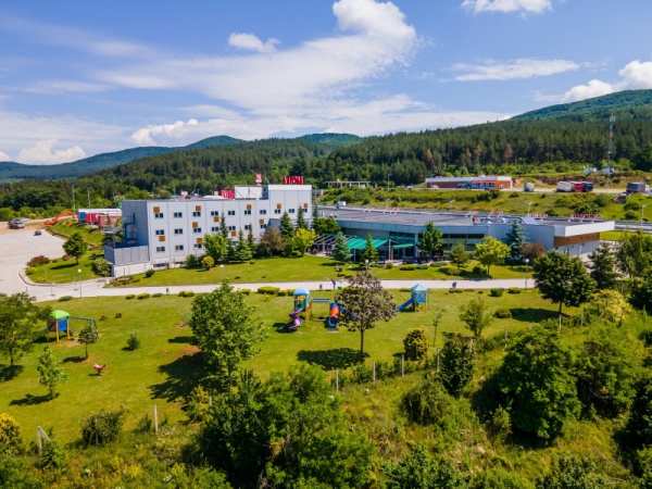 Продава хотел, гр. ихтиман, област софия област