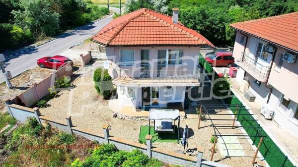 Продава къща, с. топола, област добрич