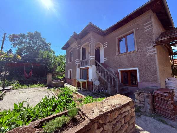 Продава къща, с. слатина, област ловеч