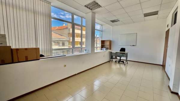 Продава офис, гр. добрич, център