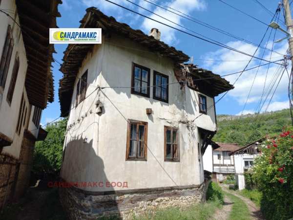 Продава  етаж от къща град Ловеч, Вароша
      82 кв.м