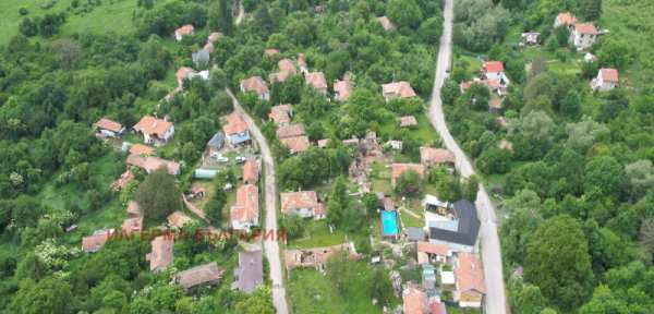 Продава бизнес имот, гр. годеч, област софия област