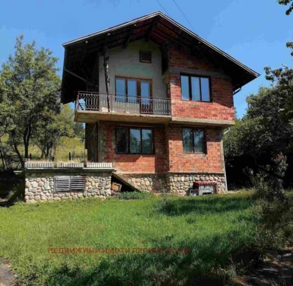 Продава  къща гр. Трън, област Перник
      125 кв.м