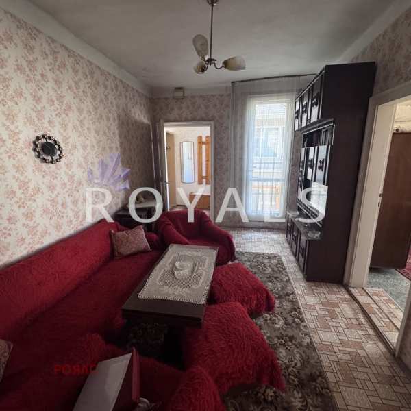 Продава етаж от къща, гр. бургас, лазур