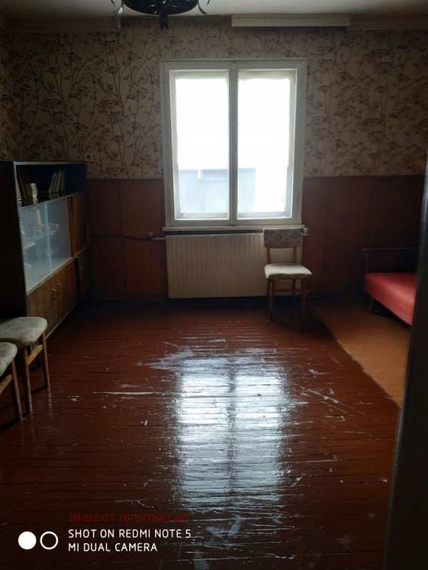 Продава  4-стаен град Перник, Могиличе
      144 кв.м