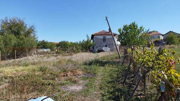 Продава къща, с. каменец, област ямбол