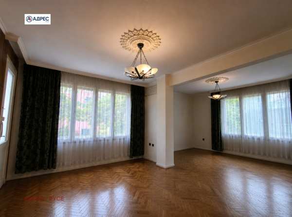 Продава 4-стаен, гр. русе, широк център