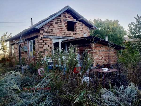 Продава къща, с. опанец, област добрич