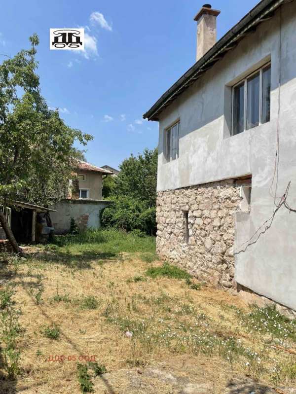 Продава къща, гр. вършец, област монтана