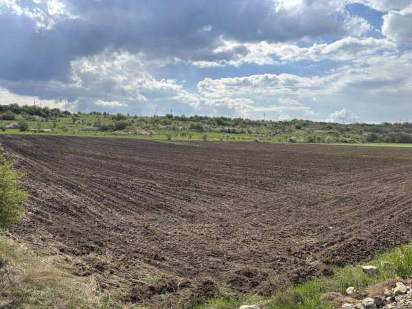 Продава парцел, с. драговищица, област софия област