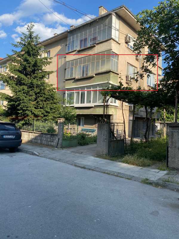 Продава 4-стаен, гр. пловдив, център