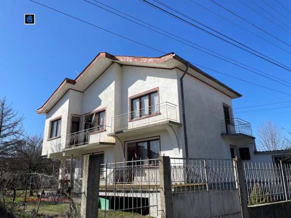 Продава къща, с. ягода, област стара загора