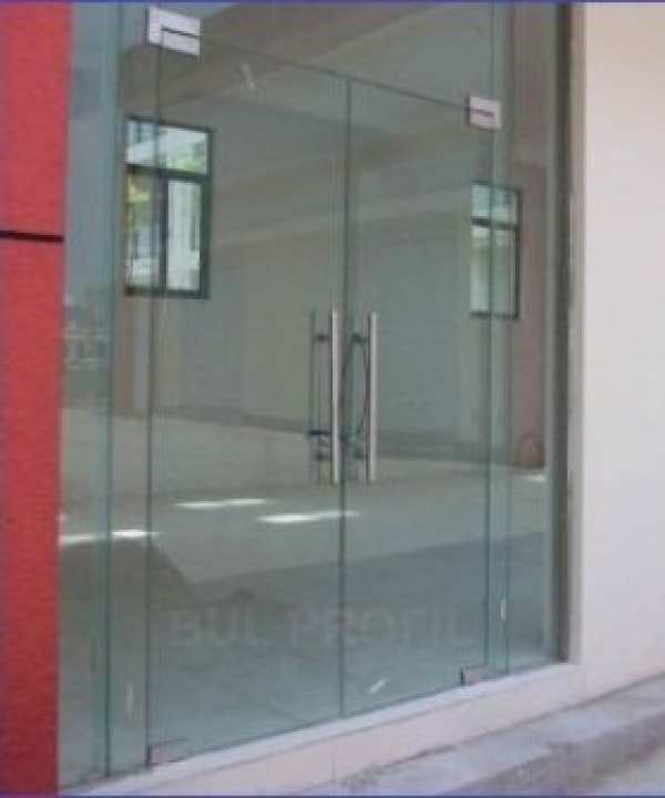 Продава магазин, гр. русе, център