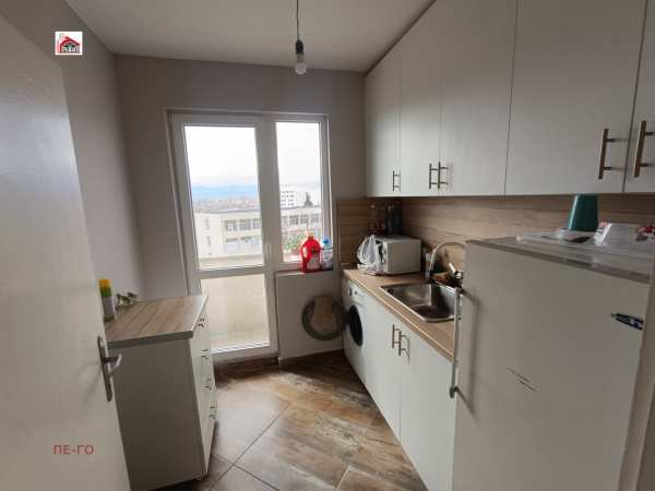 Продава 2-стаен, гр. пазарджик, център