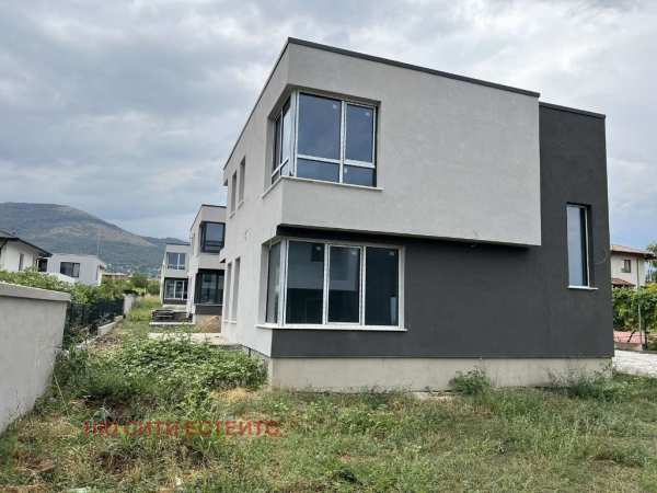 Продава къща, с. марково, област пловдив
