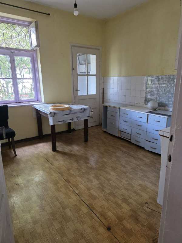 Продава етаж от къща, гр. хасково, училищни