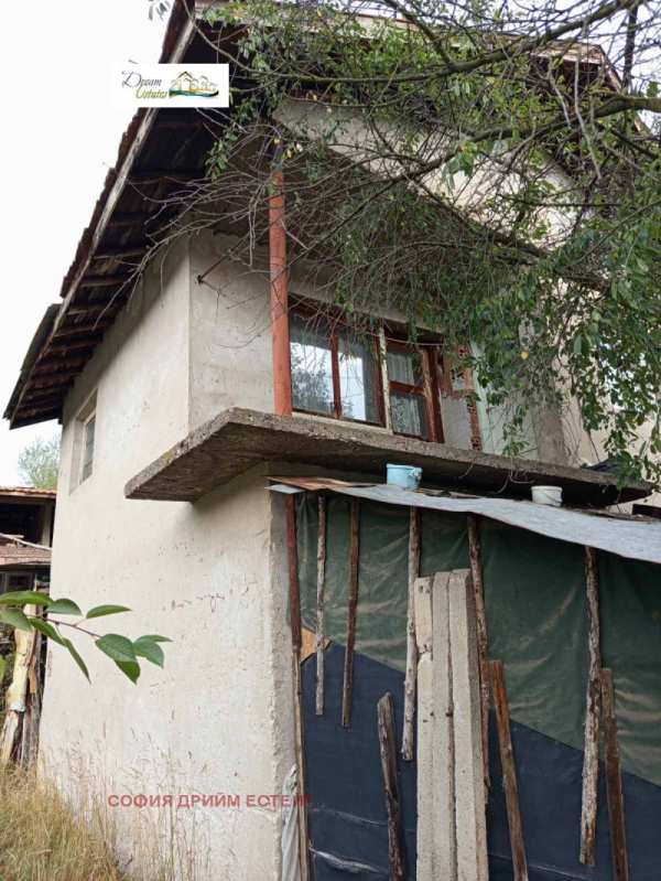 Продава къща, с. големо бучино, област перник