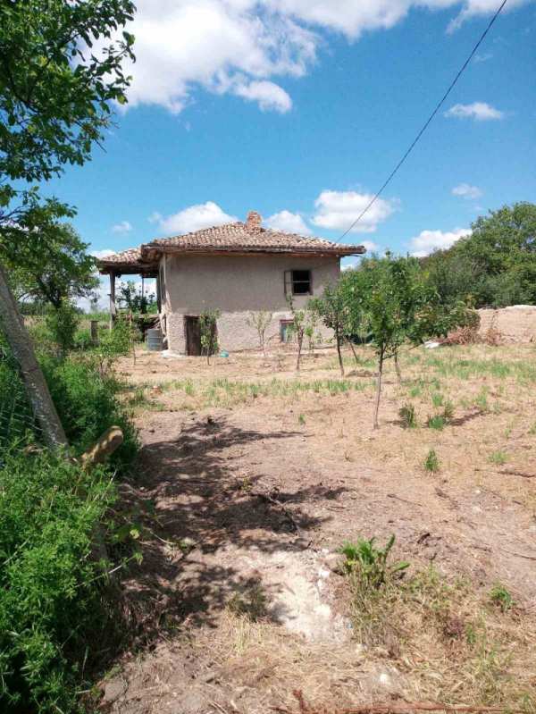 Продава парцел, с. златна нива, област шумен